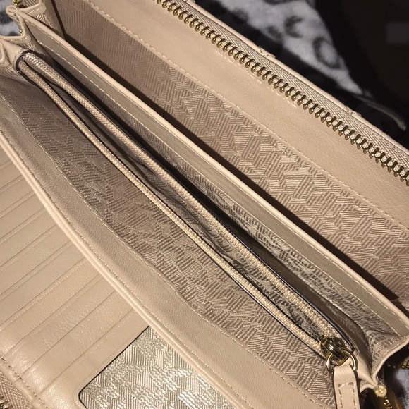 Michael Kors Quilted Wallet - Picture 3 of 8